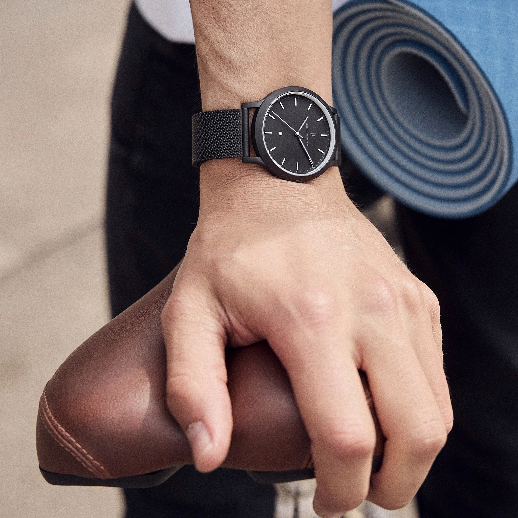 Huxley – Black White - Image 8