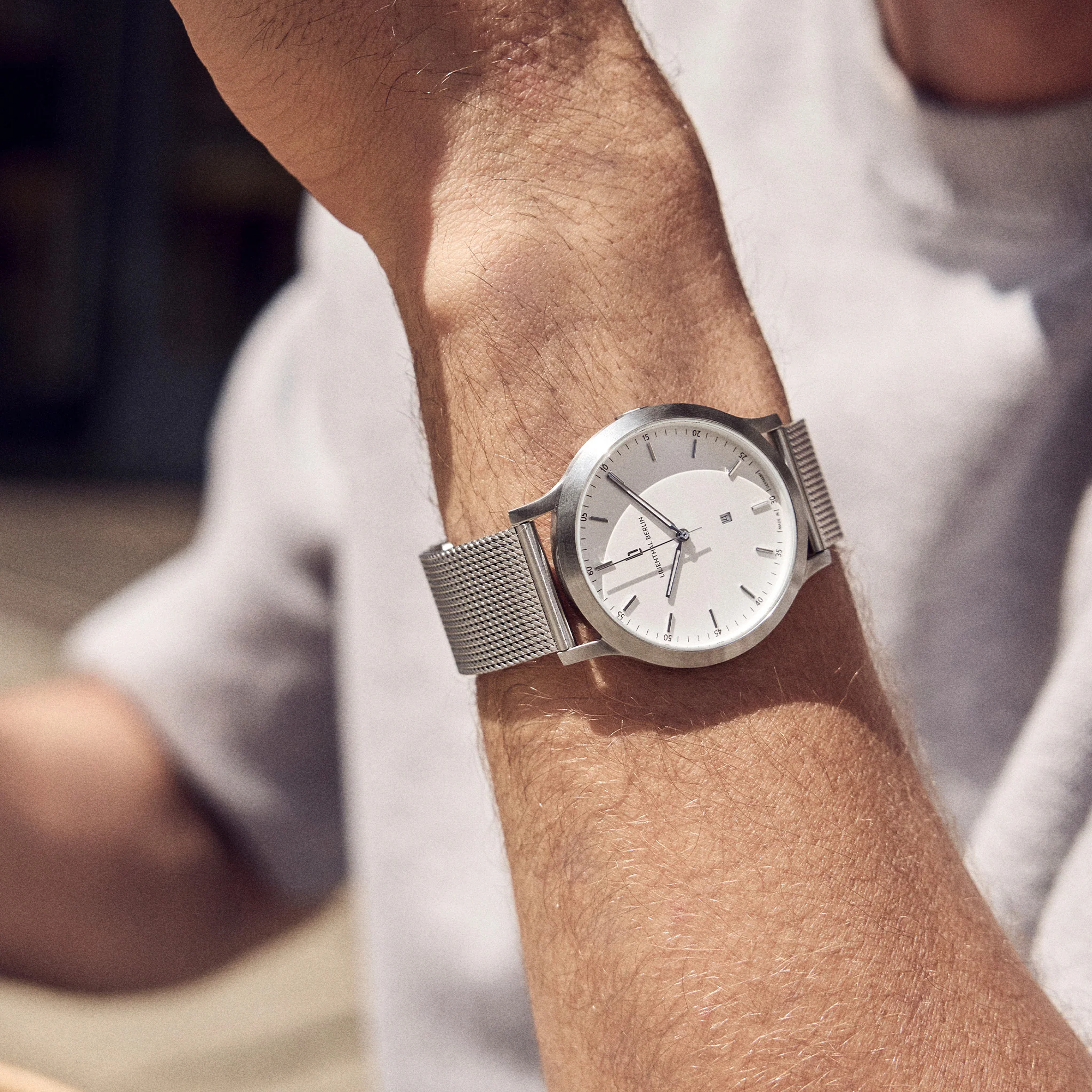 Huxley – Silver White - Image 10